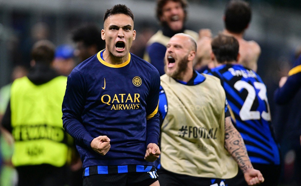 Lautaro Martínez festeja el pase a la final de la UEFA Champions League. (FOTO: REUTERS).