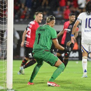 El experimentado arquero extranjero que recuperó su nivel en el fútbol argentino y volverá a su selección