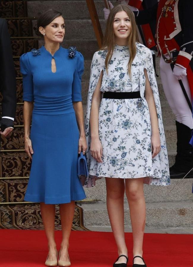 La reina Letizia y la infanta Sofía en la jura de la Constitución. / GTRES