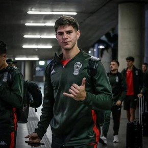 Se fue en conflicto de Independiente, es figura en Huracán y va por su revancha en la semifinal 