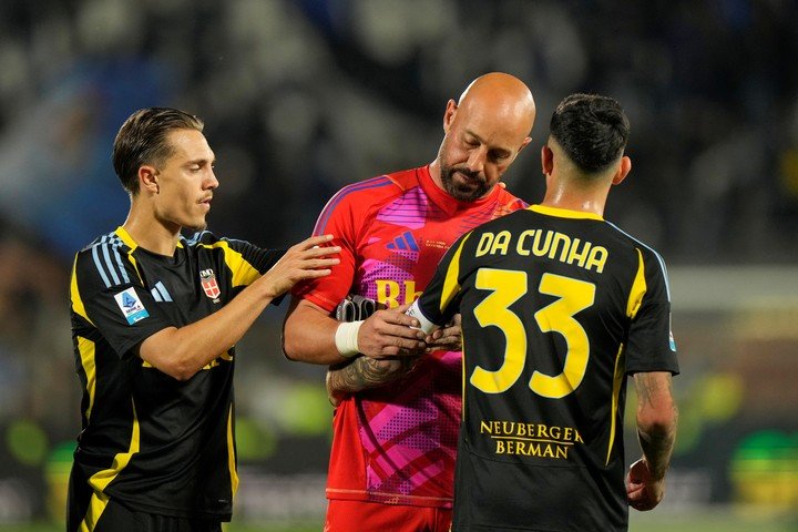 Así se fue el arquero español. (AP).