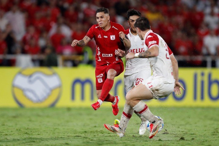 El ex River y Racing se enfrentó a los de Kudelka. (EFE)
