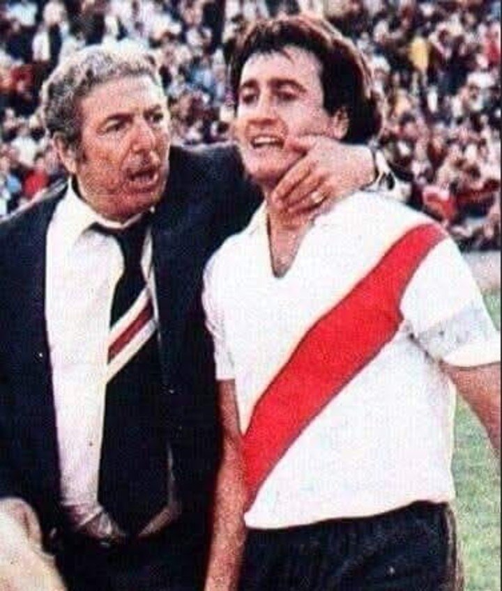 Labruna junto al Beto Alonso.