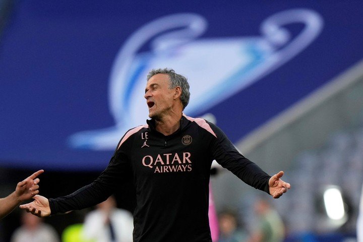 Luis Enrique, DT del PSG. (AP)