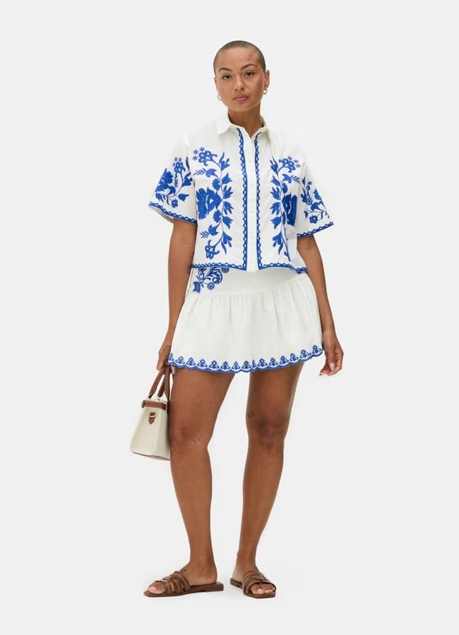 Minifalda bordados Primark.