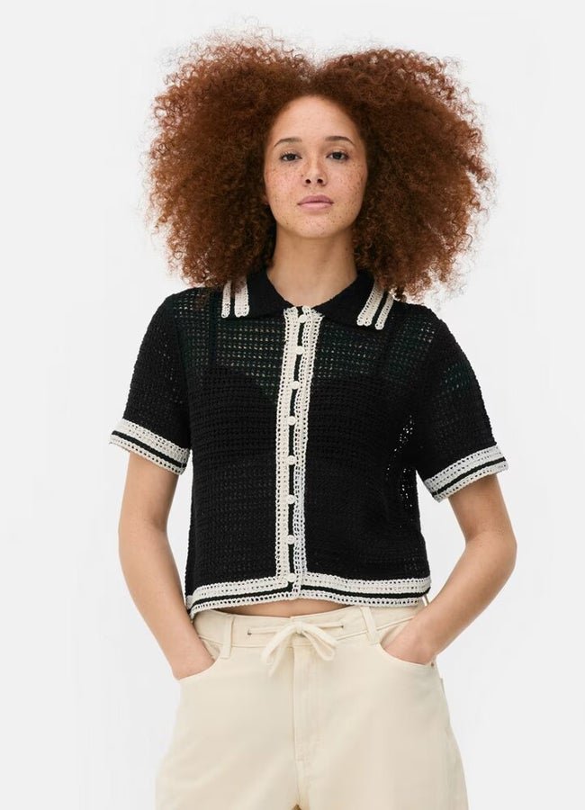 Camisa negra crochet Primark. 