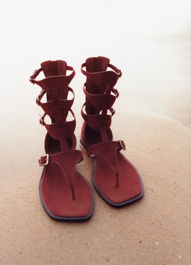 Sandalias romanas de Stradivarius.