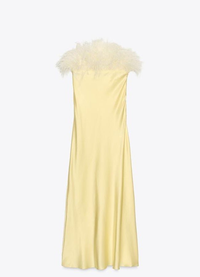 Vestido plumas Zara.
