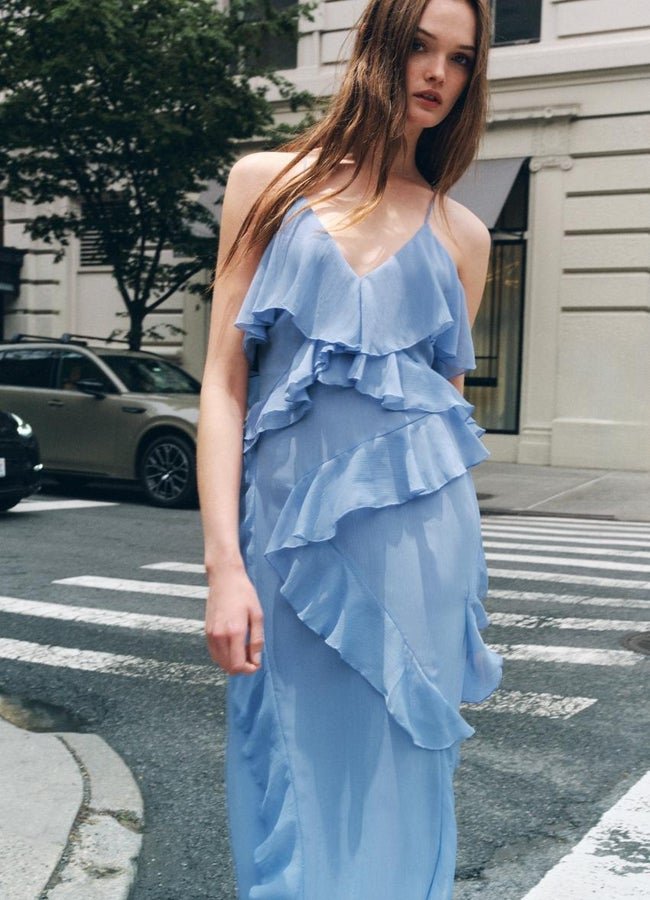 Vestido de tirantes azul Zara.