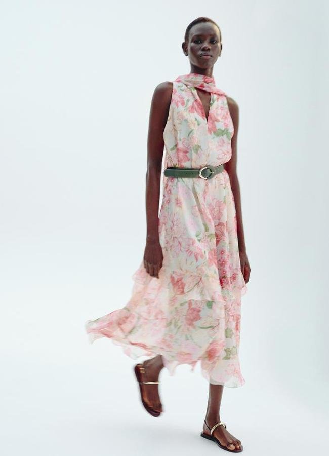 Vestido estampado con volantes.