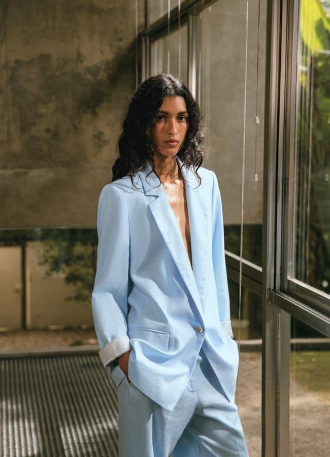 Blazer con lino Zara.