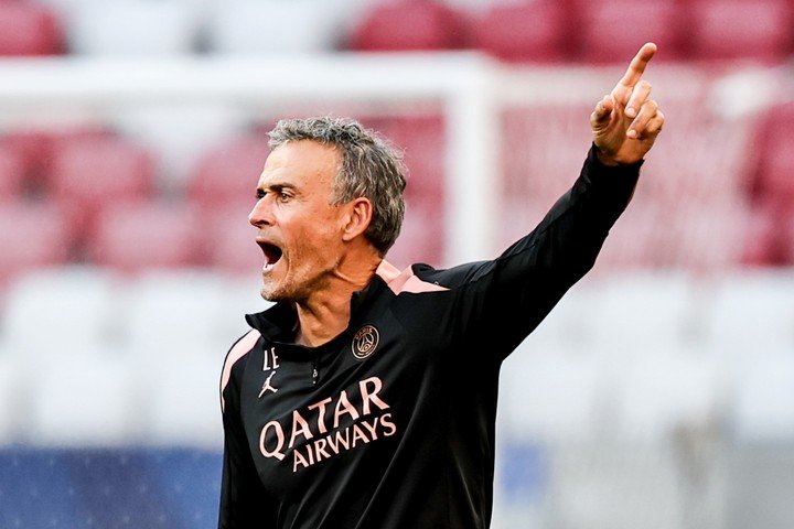 Luis Enrique durante el último entrenamiento de PSG de cara a la final. (EFE)