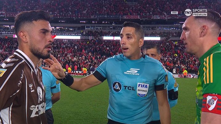 El capitán le agradeció al juez por haberse disculpado (Foto: Imagen tv).