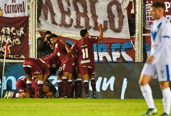 Vélez perdió con Lanús.