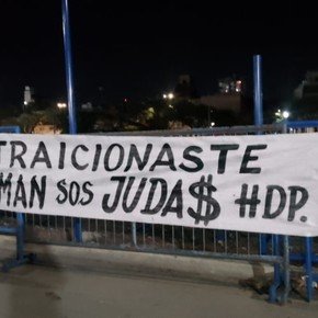 Boca, prendido fuego: los pasacalles en contra del secretario del club que destaparon la interna dirigencial