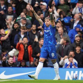 Con un gol de Enzo Fernández, el Chelsea le ganó un partido clave al Liverpool campeón de Alexis Mac Allister
