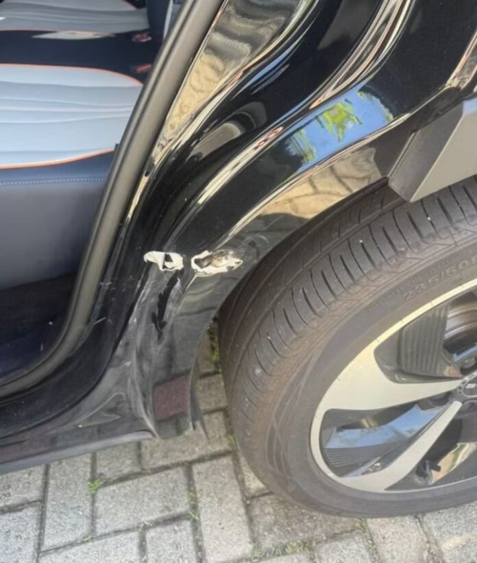 Video y fotos: así quedó el auto de Agustín Rossi tras los balazos