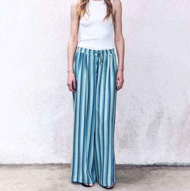 Pantalones con rayas anchos