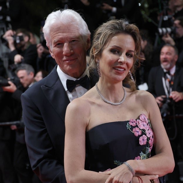 Los secretos de la vida de Richard Gere y Alejandra Silva en España: mansión en La Moraleja, churros y el Goya Internacional 2025
