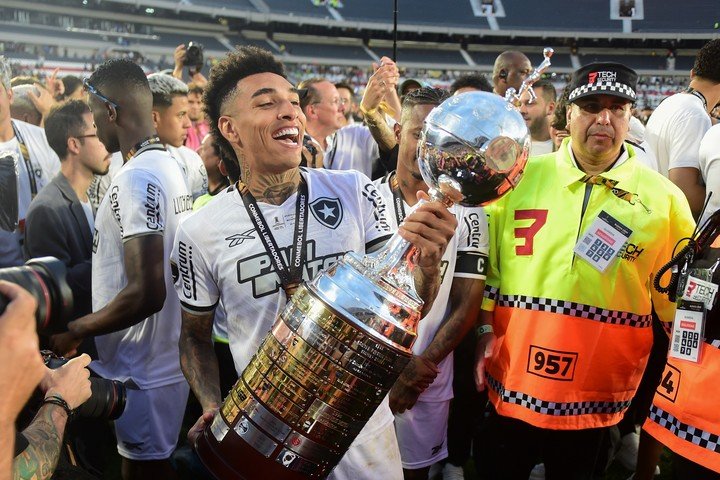 Igor Jesus a la Premier League.