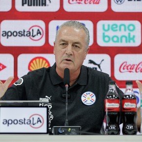 Alfaro: "la puerta" que quiere alcanzar Paraguay, ¿multa para un periodista? y el final abrupto de la conferencia