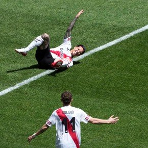 Driussi: gol, preocupante esguince de tobillo y salida en silla de ruedas del estadio