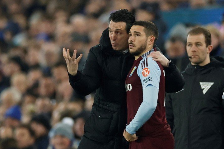 Emery y Buendía, en el Aston Villa. (Foto: Reuters)
