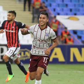 Pol Fernández cerca del Bodeguero