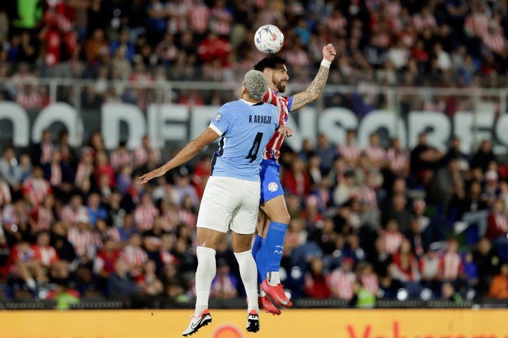 Gabriel Ávalos sumó minutos desde el banco ante Uruguay y Brasil. (EFE)