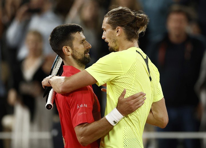 Nole sacó a Zverev este miércoles. (EFE)
