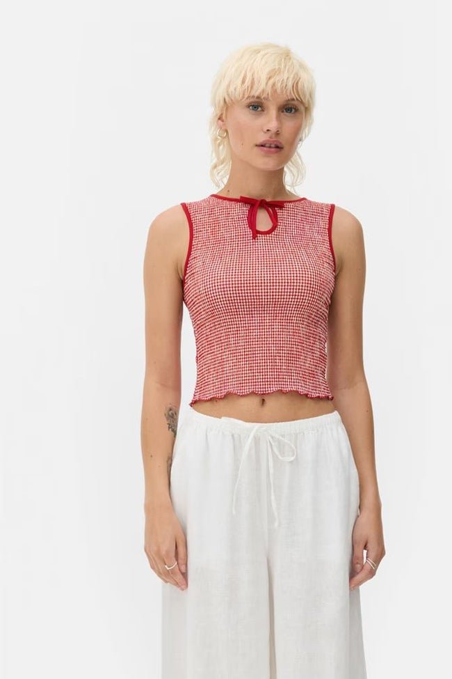 Camiseta estampada sin mangas.