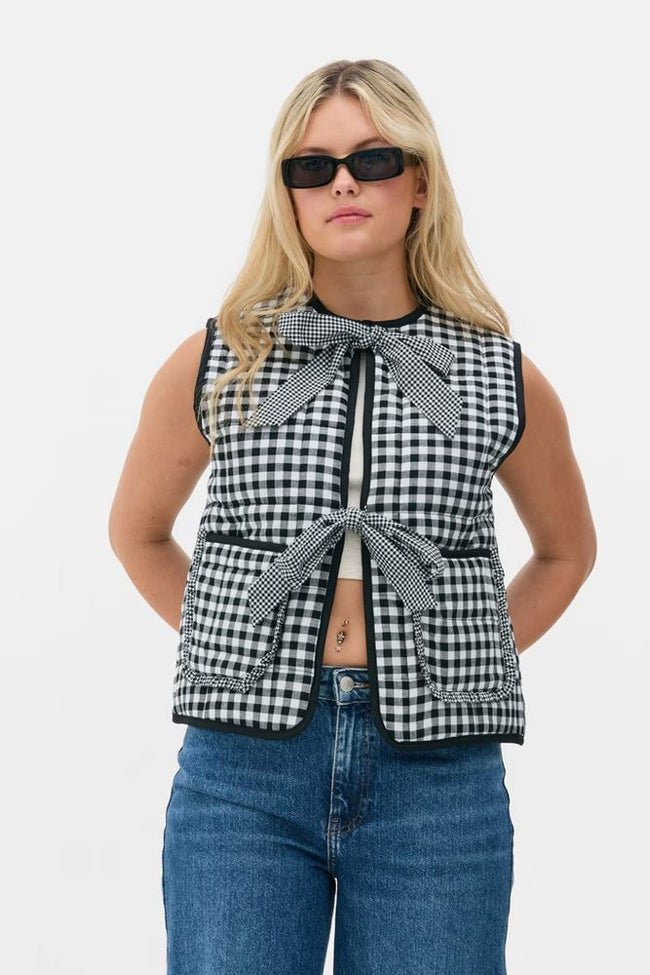 Chaleco estampado vichy.