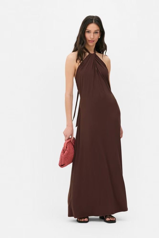 Vestido largo halter.