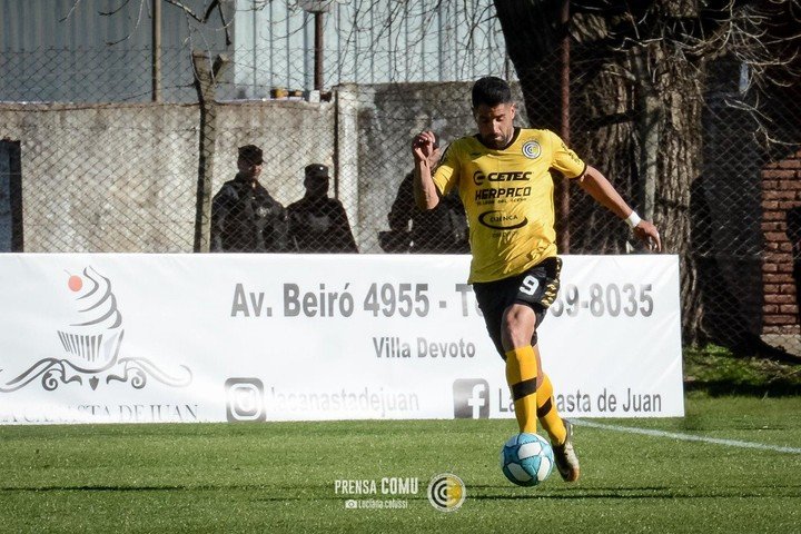 Milton Giménez, goleador y figura de Comu.