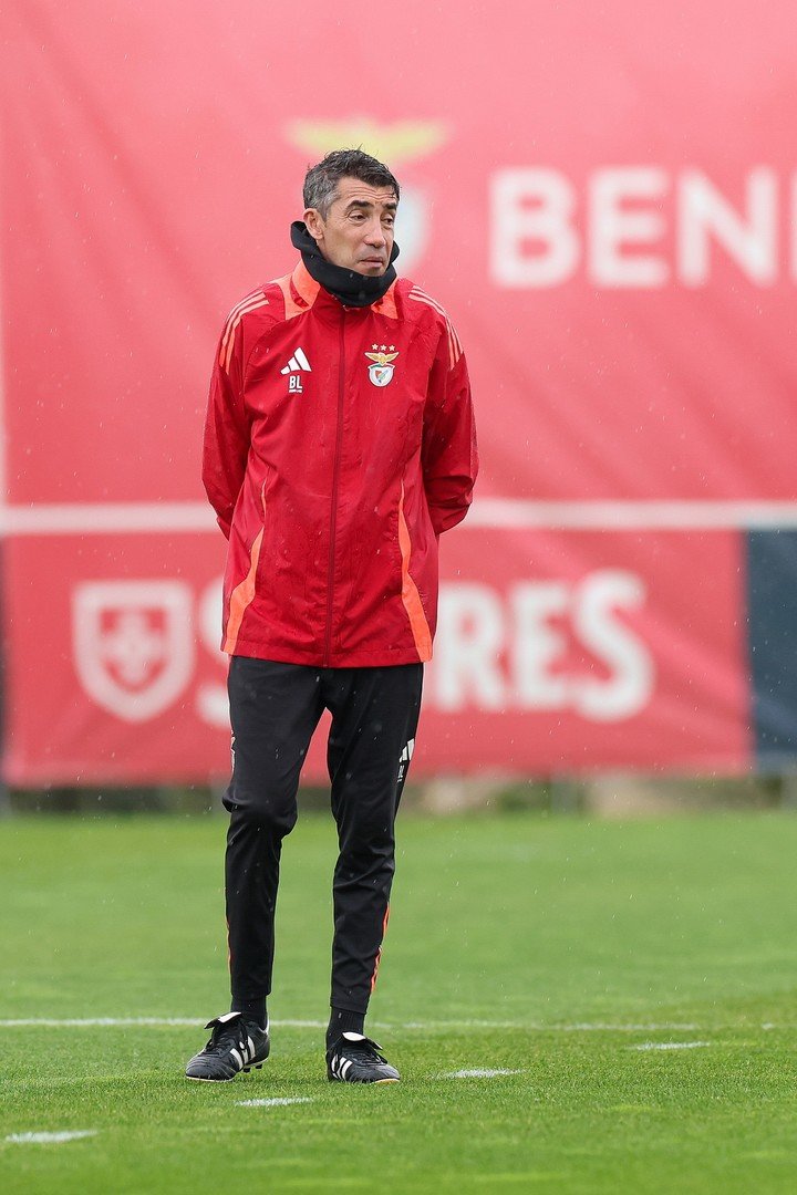 "Nuestro primer objetivo es pasar la fase de grupos", avisó Lage, DT del Benfica (EFE).