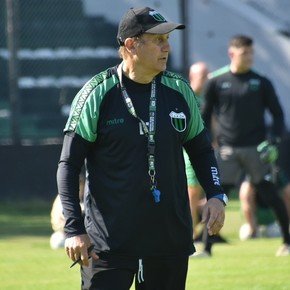 Crisis futbolística en Chicago: cerca del descenso y sin entrenador