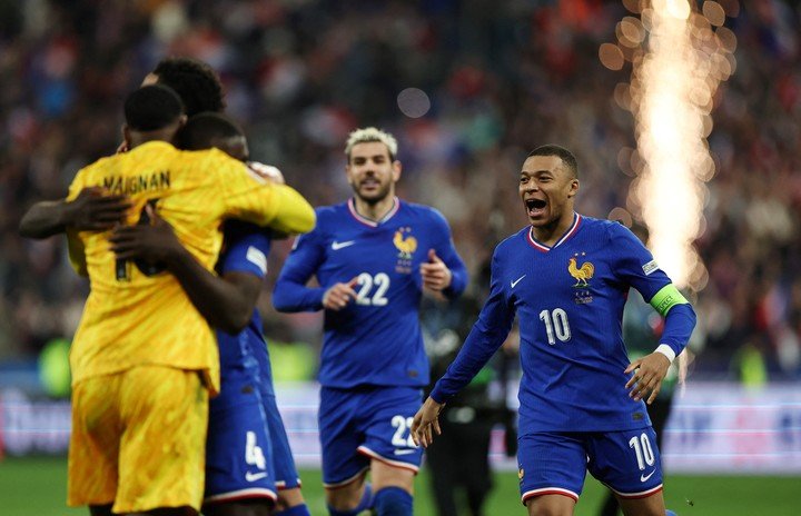 Francia va con España. (Foto: Reuters)