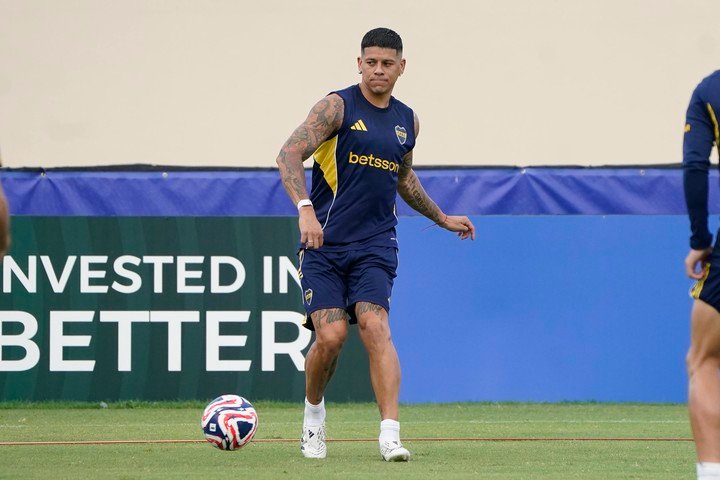 Marcos Rojo en una práctica del Mundial de Clubes: ni un segundo en cancha para Boca (Fernando de la Orden). 