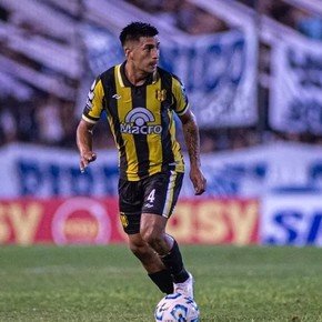 Eliminó a River de la Copa Argentina, es pieza clave en el Deportivo Madryn de Gracián y sueña con ascender 