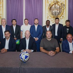 FIFA tomó una decisión y un dirigente argentino, a puro palo, puso el grito en el cielo