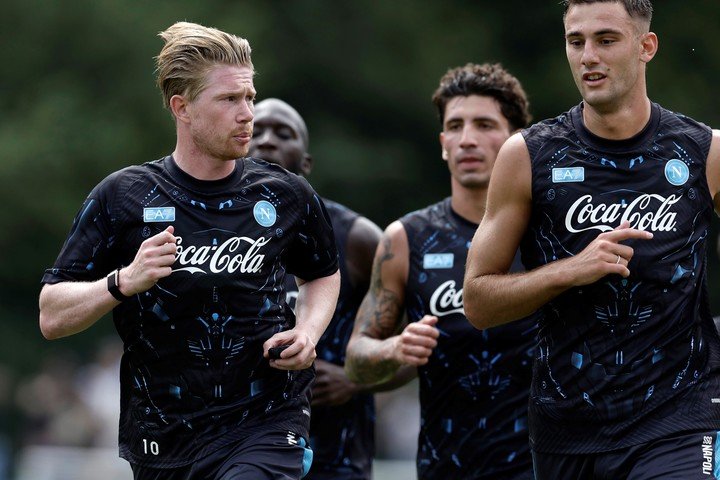 De Bruyne entrenando en Italia (AP Photo).