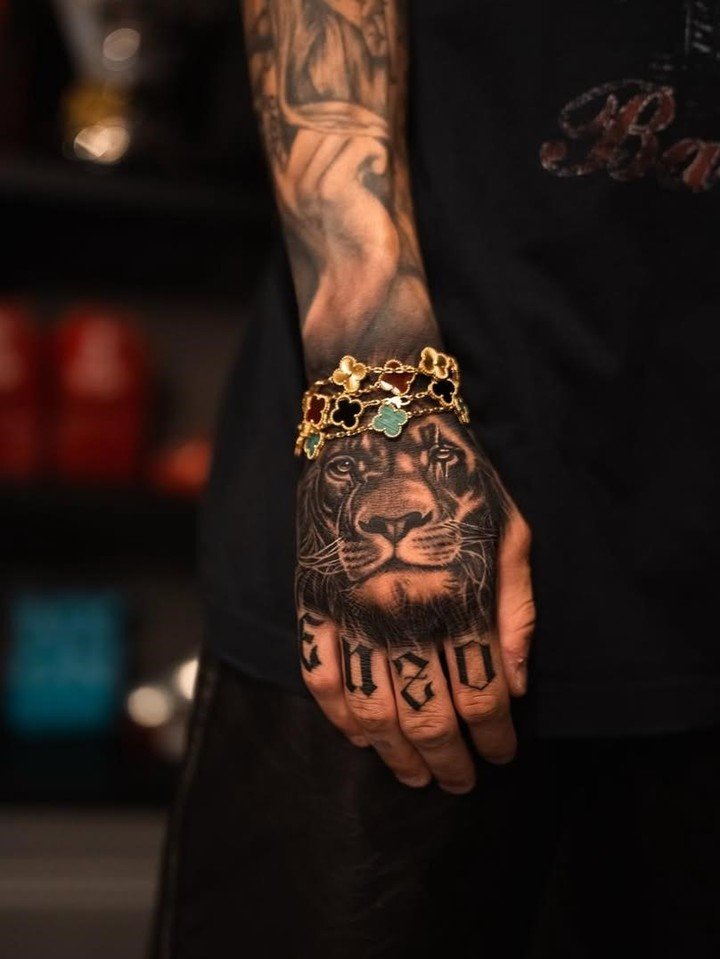 El nuevo tatuaje de Garnacho. (@moraistattoo)