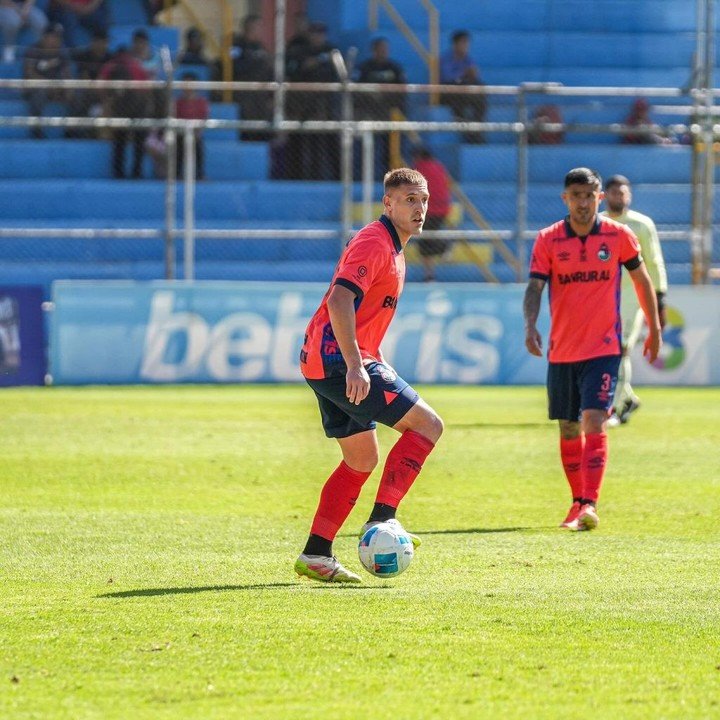 Cristian Hernández en Municipal.