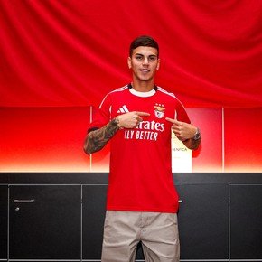 Enzo Barrenechea, presentado en Benfica: "Estoy en uno de los más grandes de Europa"