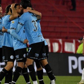 Belgrano goleó a un flojo y errático Huracán