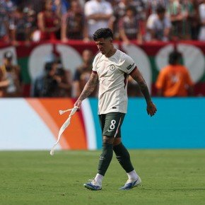 Al selecto grupo de argentinos que puede ingresar Enzo Fernández