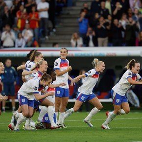Con un penal como el de Julián Álvarez, Inglaterra se consagró campeón de la Eurocopa Femenina