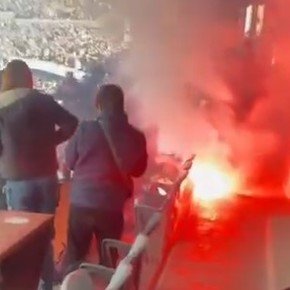 Cayó una bengala en el palco de prensa del Centenario: un oficial herido