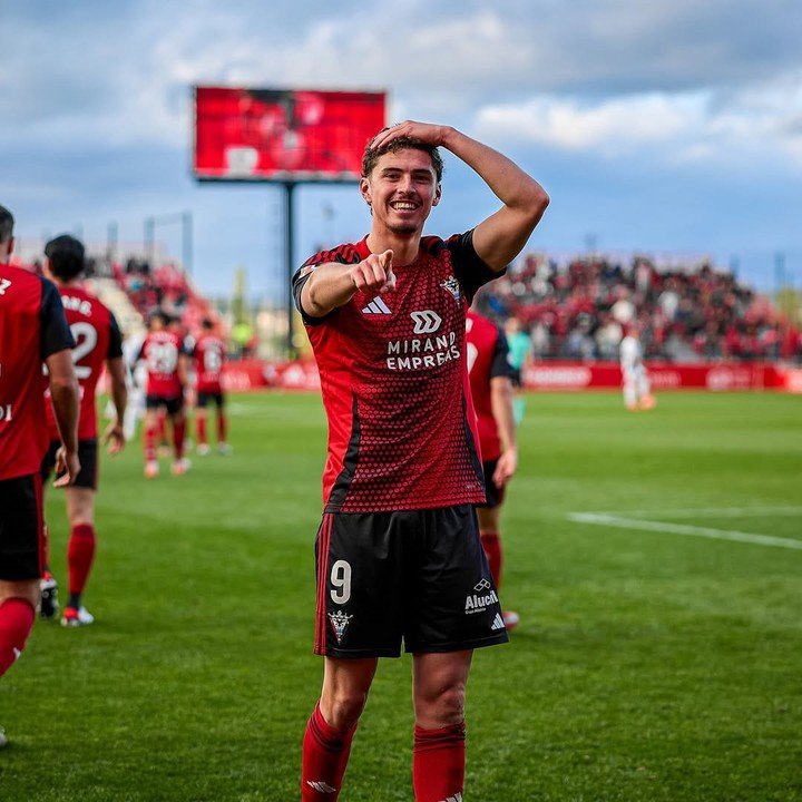 Joaquín Panichelli en el Mirandés.(@joaco_panichelli)