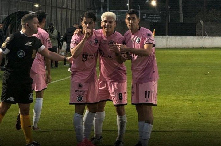 Real Pilar va al Oeste